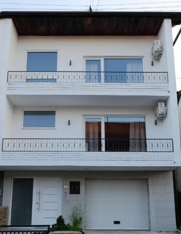 Unique Apartments Visoko Esterno foto